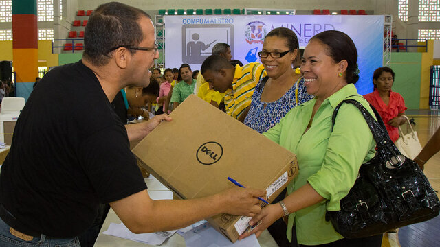 Programa Nacional de Computadoras para Maestros (COMPUMAESTRO)
