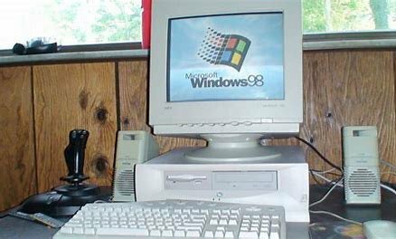 Empezó la entrega de equipos a los Centros Educativos.