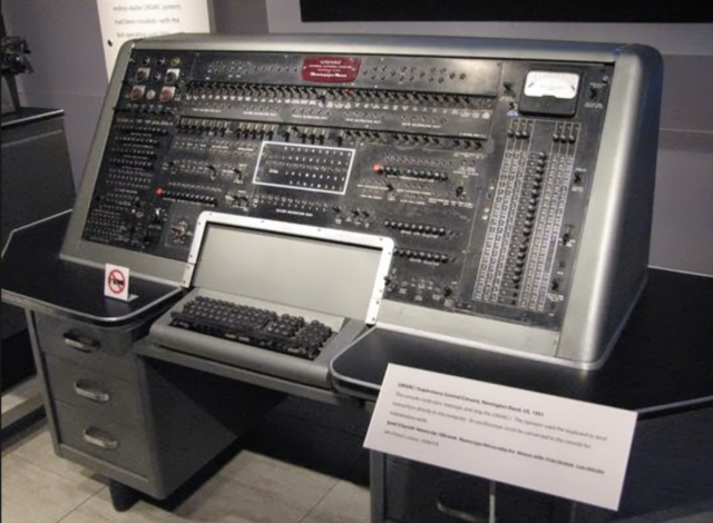 Primera computadora comercial