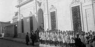 La  Escuela Normal de Maestros empieza a funcionar como instituto autónomo.