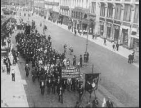 Alzamiento de burgueses y obreros en las jornadas de julio