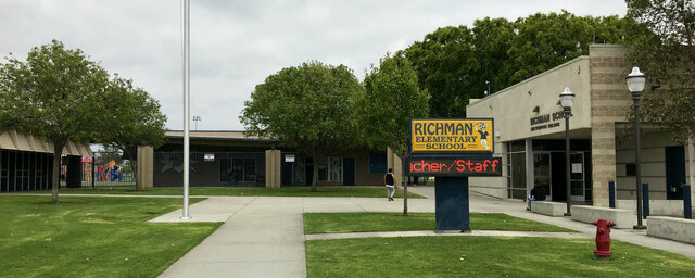 Empese la escuela en 2011 en richman