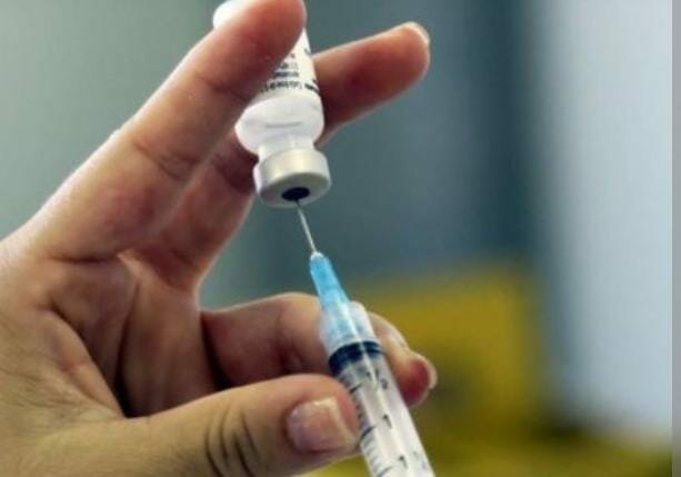 Primera vacuna para la hepatitis A.