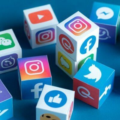 Timeline: Redes Sociales