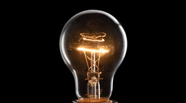 Timeline: Evolución de la bombilla eléctrica