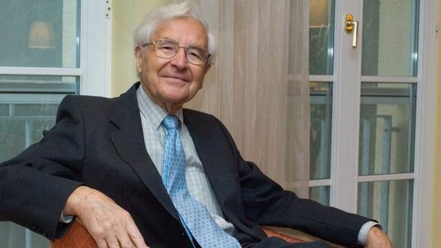 Bell es va casar amb Martin Burnell