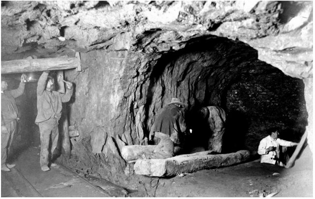 XX. mendeko biltegiak