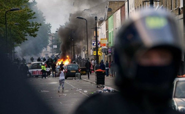 Heridos, incendios y saqueos en Londres