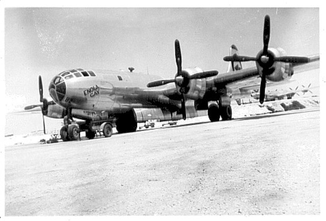 Enola Gay drops da Bomb