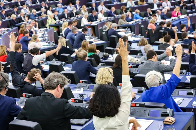 The European Parliament has voted to set a 2035 deadline for zero-emissions cars