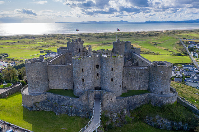 The fall of Harlech castle