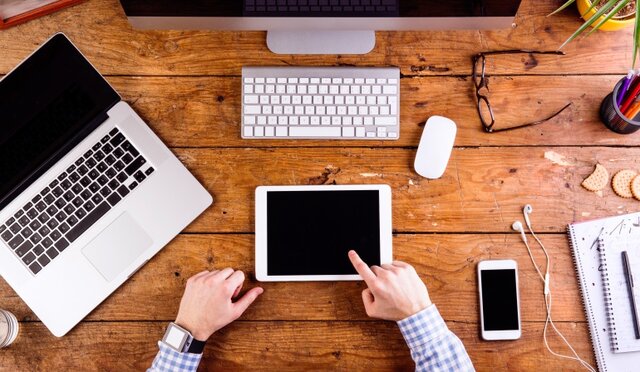 Mobile computer and tablet.