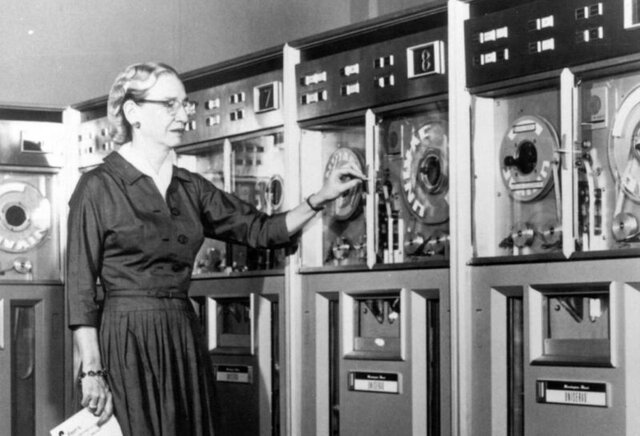 Grace Murray crea COBOL