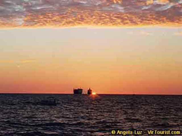 In 1565 Spanish built St. Augustine Florda.