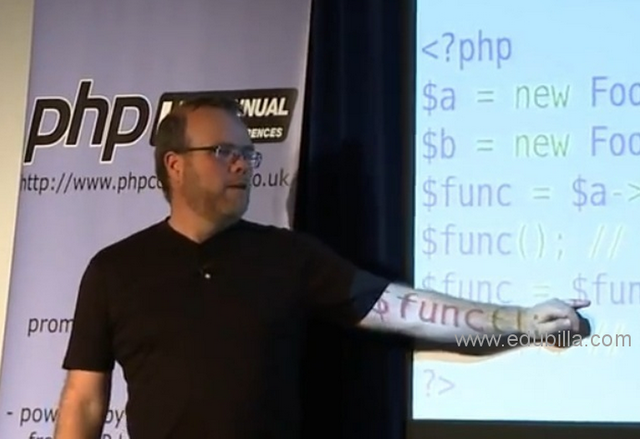 Rasmus Lerdorf crea PHP