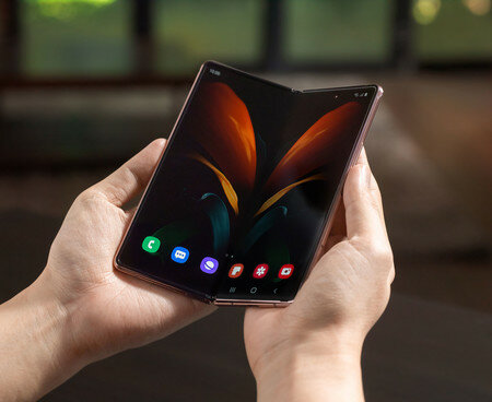 MAS CAMARAS Y PANTALLAS Q UE SE DOBLAN