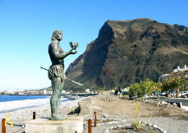 Se descubren las Islas Canarias.