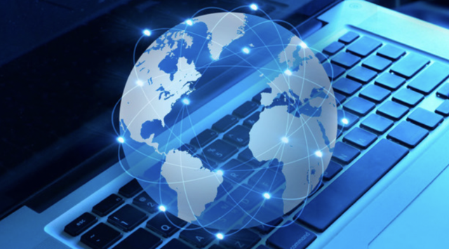 NAIXAMENT D'INTERNET