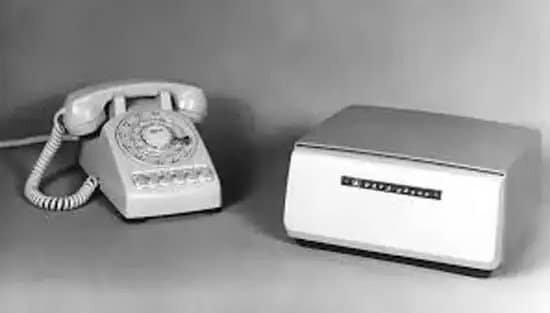 primer módem comercial