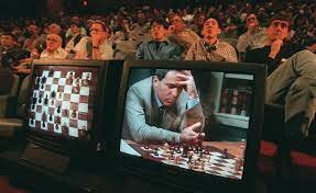 Deep Blue da IBM supera Kasparov (1997)