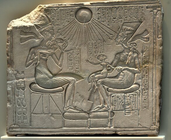 Akhenaton, Nefertiti, and three daughters
