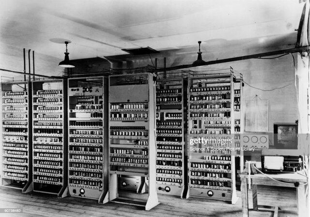 Primer ordenador con posibilidad de almacenamiento, EDSAC
