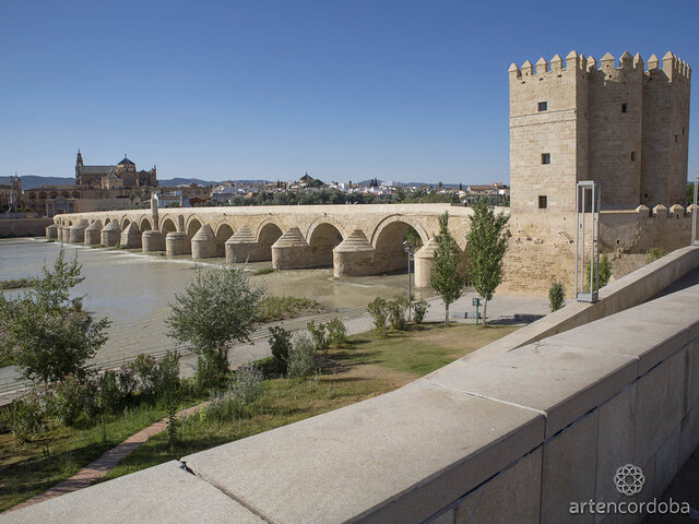 Se reconstruyen las murallas y el puente romano de Córdoba