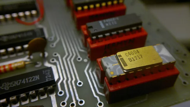 Intel 4004 Microprocessor