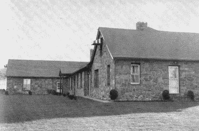 Police uncover a national gangster convention.