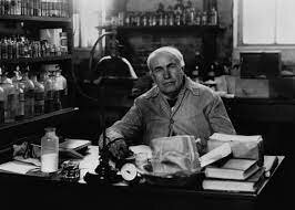 Edison theorizes the end of textbooks