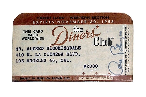 INTRODUCCION DE LAS PRIMERAS TARJETAS DE DEBITO/CREDITO 1950