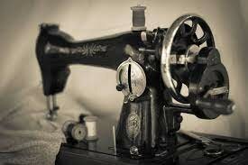 SEWING MACHINE