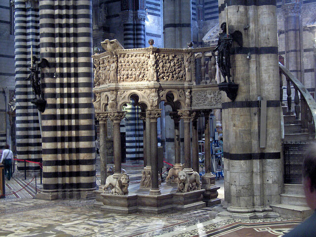 Pulpito di Nicola Pisano a Siena