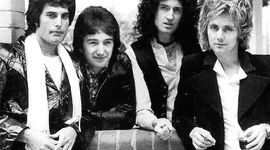 Timeline: HISTORIA DE QEEN