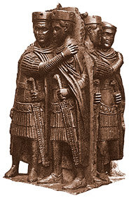 Diocleziano realizza la tetrarchia