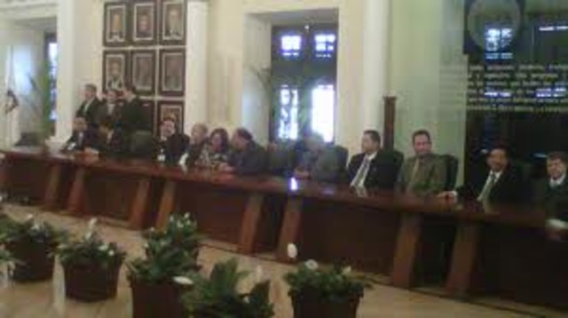 EDUCACION A DISTANCIA Y SU RESUESTA ALAS DEMANDAS DE A ECONOMIA BASADA EN EL CONOCIMIENTO Y A GLOBALIZACION