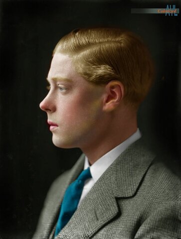 Eduardo VIII es proclamado como Rey del Nuevo Reino Unido