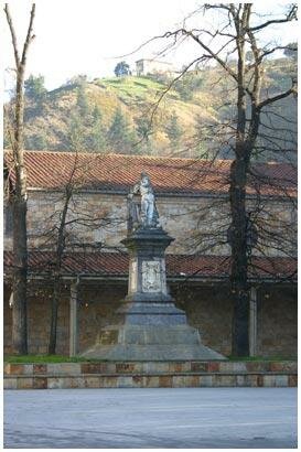 Iparraguirre estatua