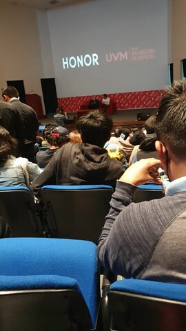 MI PRIMERA VEZ EN UNA CONFERENCIA