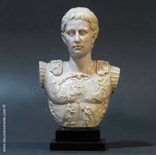 Octavi August es proclama emperador