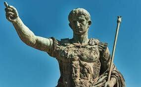 Octavi August es proclama emperador