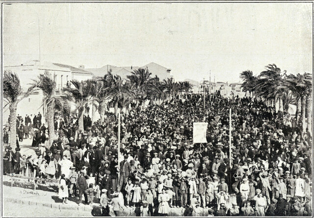 1890: el PSOE participa en la celebració del Primer de Maig.