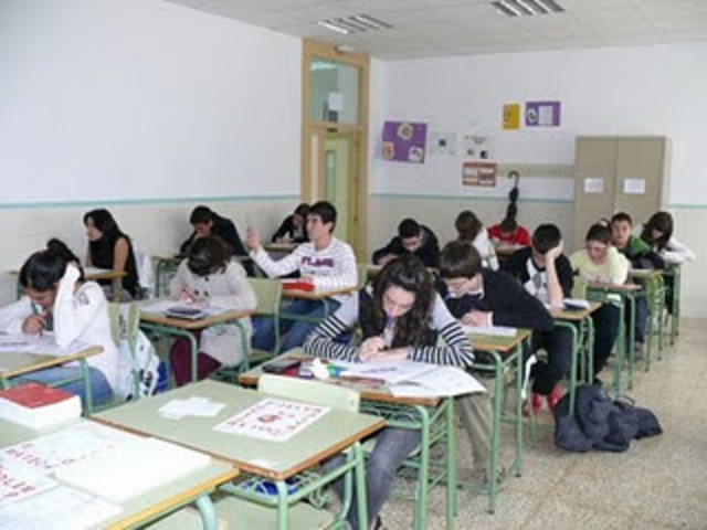 ESTUDIANTES