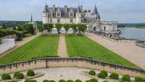 Leonardo si trasferisce in Francia