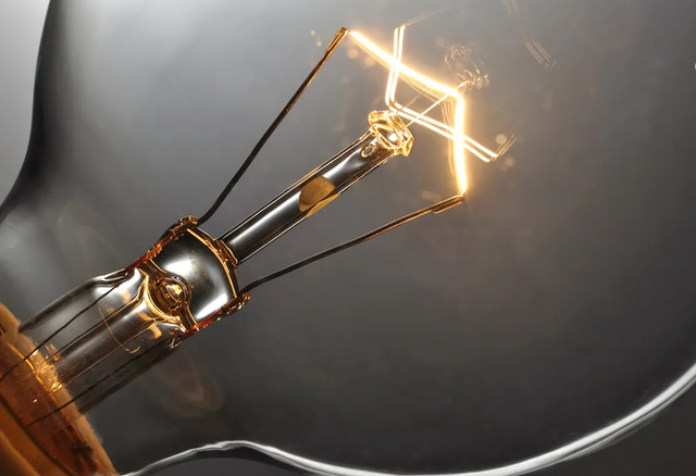 El invento de la bombilla