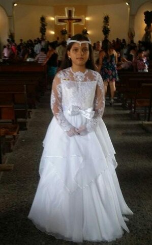 Mi hija hizo la primera comunión