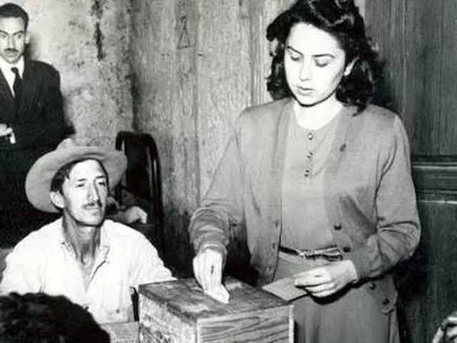 Mujeres votan por primera vez en México