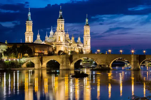 Alfonso I de Aragón conquista Zaragoza.