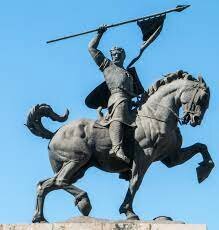 Los seguidores del Cid salen de Valencia y los musulmanes africanos ocupan la península hasta Zaragoza.