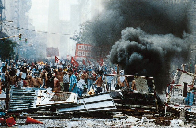 Crisis económica del 2001 - Descenso de la matrícula en la escuela media